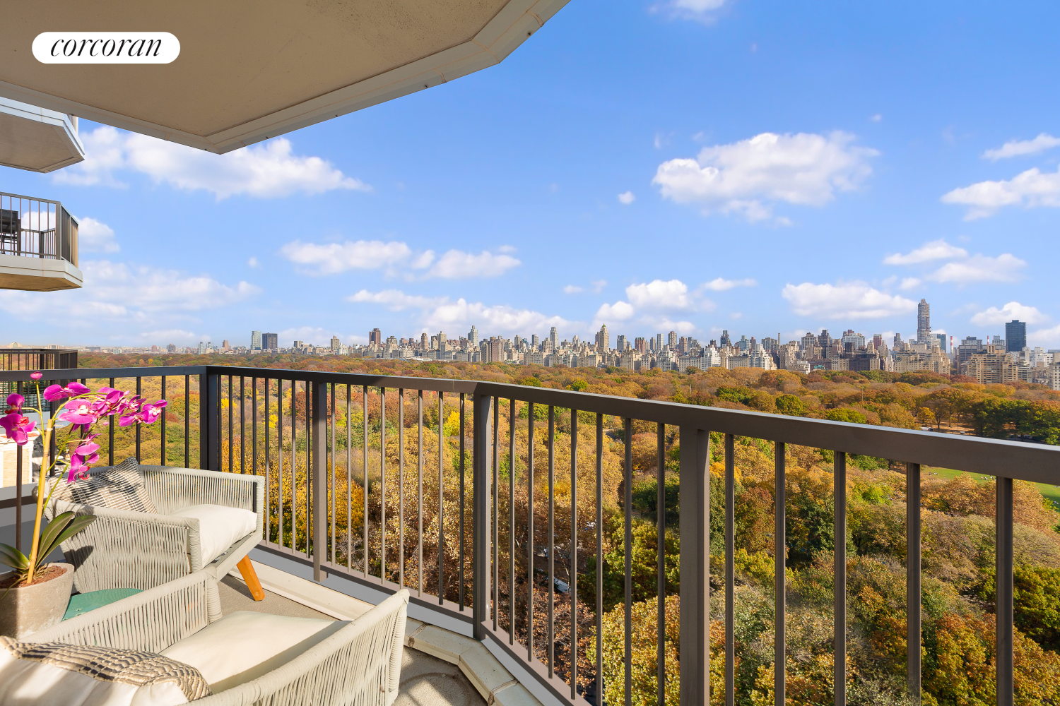 80 Central Park 22Ab, Lincoln Square, Upper West Side, NYC - 4 Bedrooms  
3 Bathrooms  
7 Rooms - 