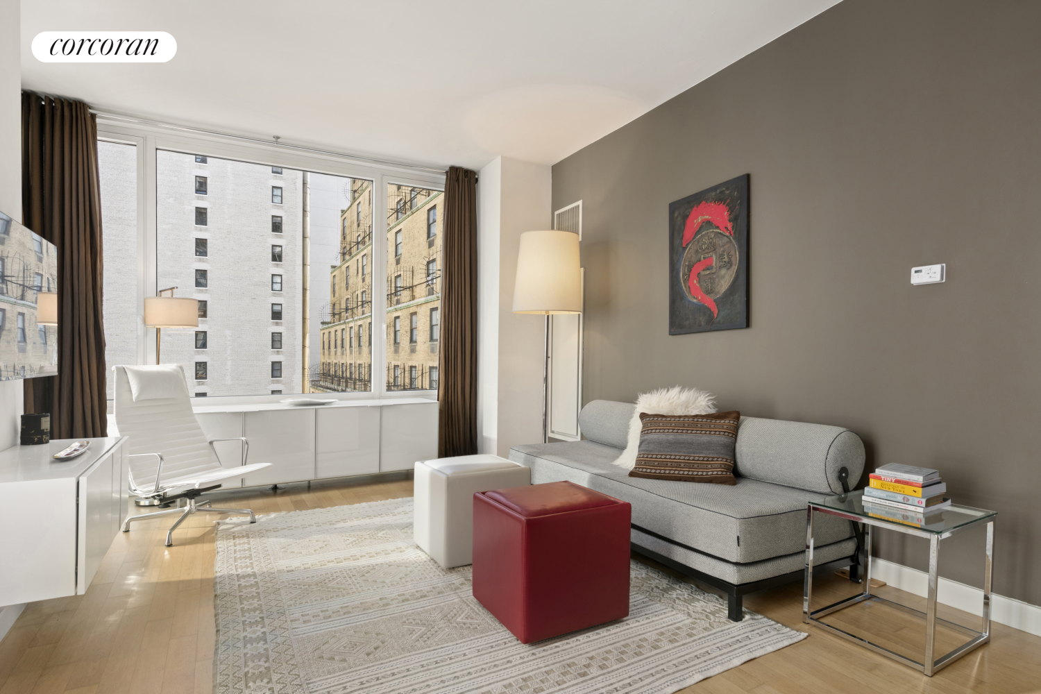 247 West 46th Street 906, Chelsea And Clinton, Downtown, NYC - 1 Bedrooms  
1.5 Bathrooms  
3 Rooms - 