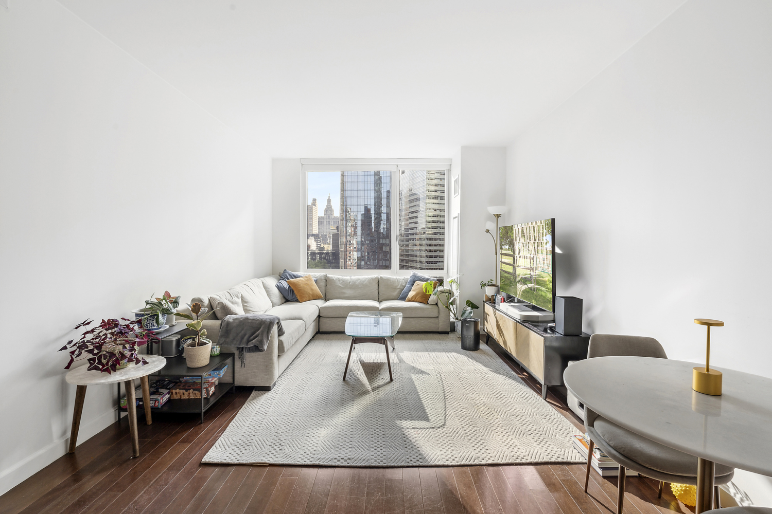 200 North End Avenue 12H, Battery Park City, Downtown, NYC - 2 Bedrooms  
2 Bathrooms  
5 Rooms - 