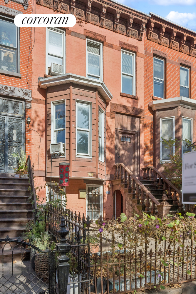 271 11th Street, South Slope, Brooklyn, New York - 5 Bedrooms  
2.5 Bathrooms  
9 Rooms - 