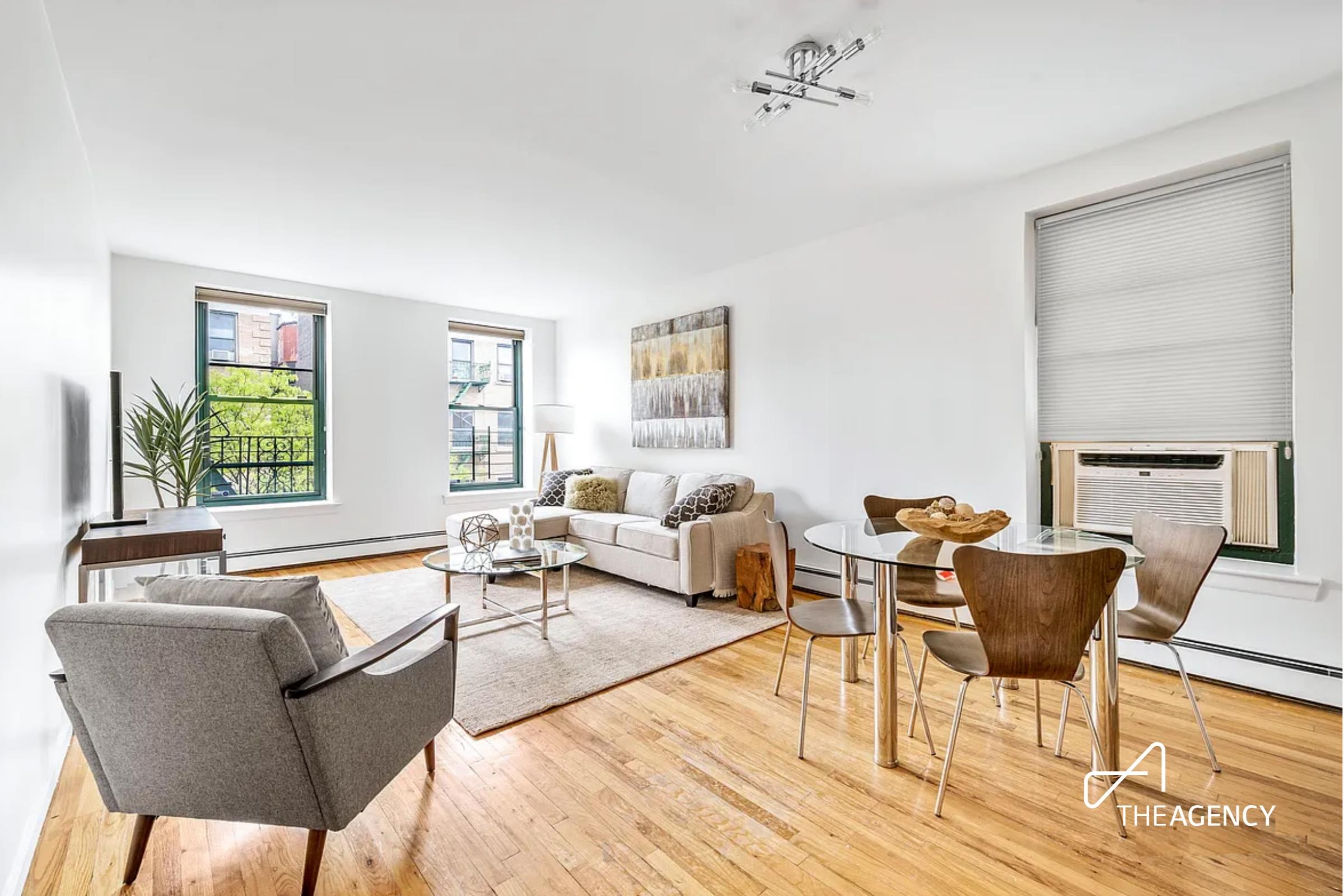 352 West 117th Street 5-G, West Harlem, Upper Manhattan, NYC - 2 Bedrooms  
1.5 Bathrooms  
4 Rooms - 