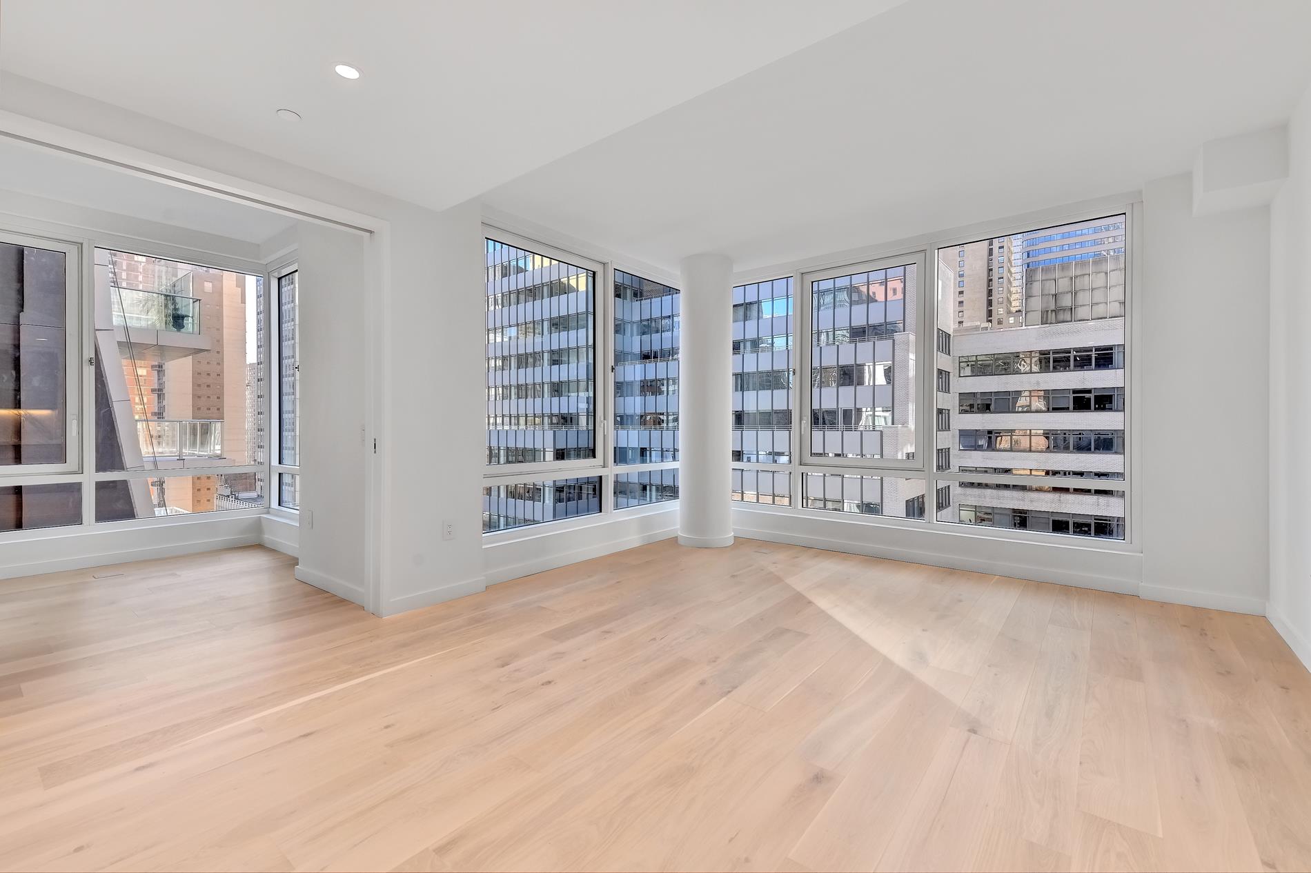 Photo 1 of 135 East 47th Street 19-E, Midtown East, NYC, $7,850, Web #: 1093871638