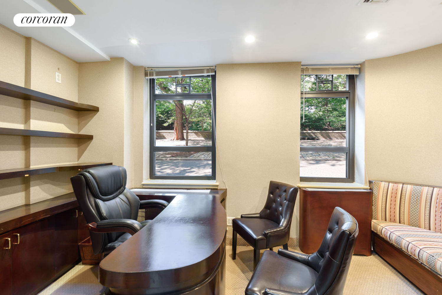 871 5th Avenue 1D, Lenox Hill, Upper East Side, NYC - 1 Bathrooms  
5 Rooms - 