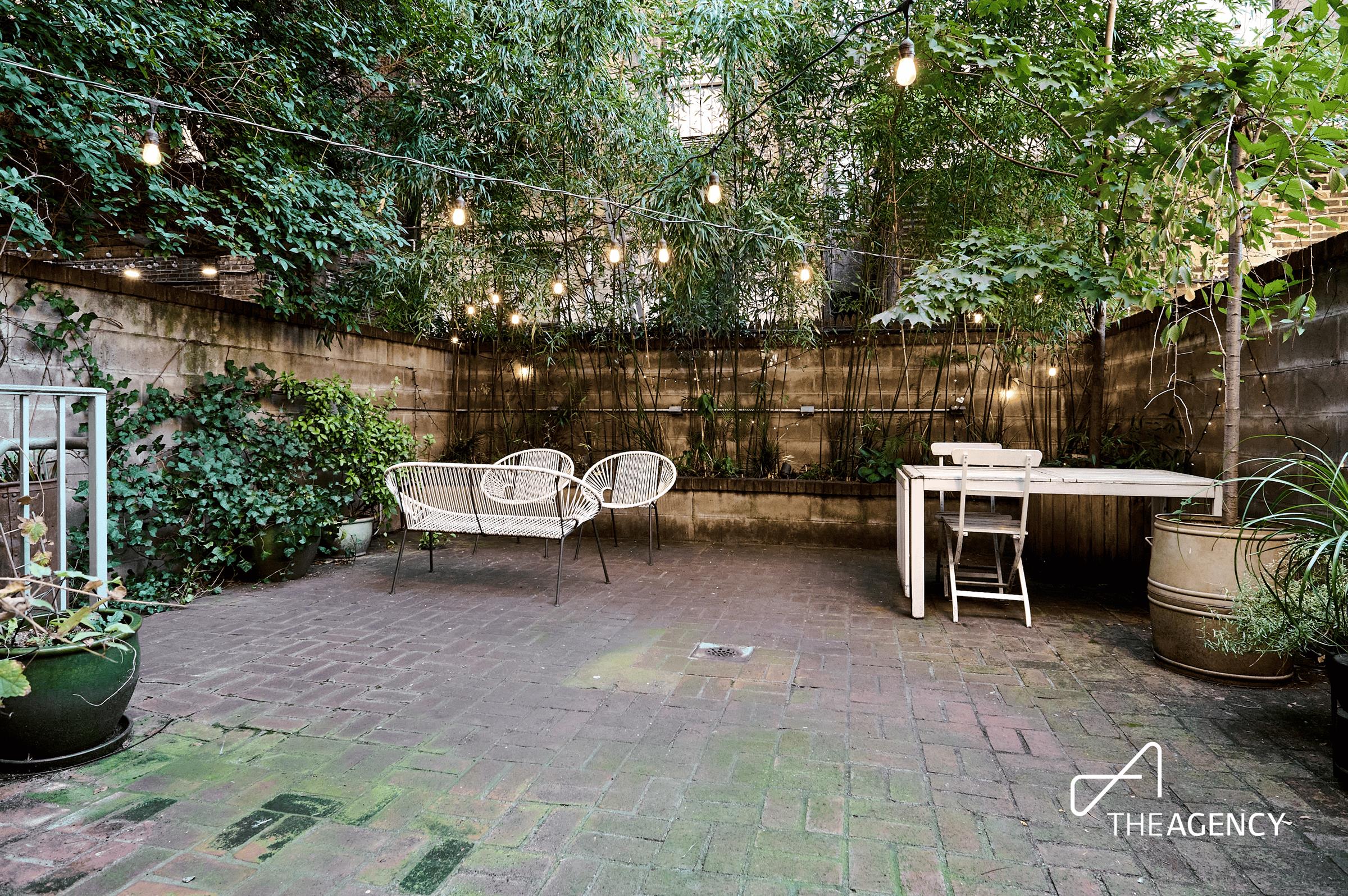 242 West 21st Street B, Chelsea, Downtown, NYC - 2 Bedrooms  
2 Bathrooms  
7 Rooms - 