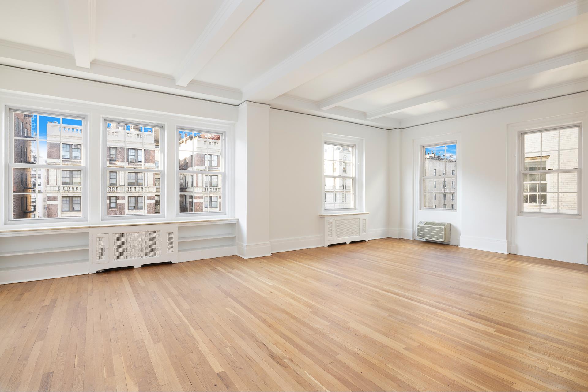 829 Park Avenue 11B, Lenox Hill, Upper East Side, NYC - 3 Bedrooms  
2.5 Bathrooms  
8 Rooms - 