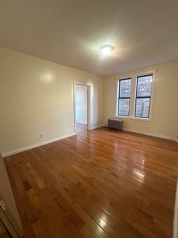 502 West 213th Street 5E, Inwood, Upper Manhattan, NYC - 1 Bedrooms  
1 Bathrooms  
3 Rooms - 