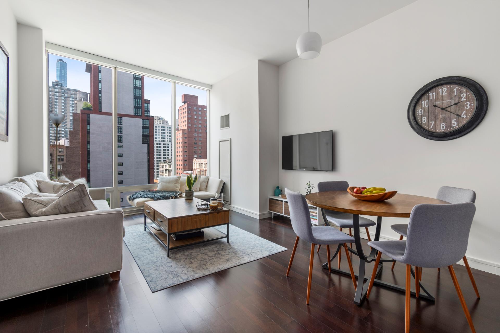 300 East 23rd Street 9F, Gramercy Park, Downtown, NYC - 1 Bedrooms  
1 Bathrooms  
3 Rooms - 