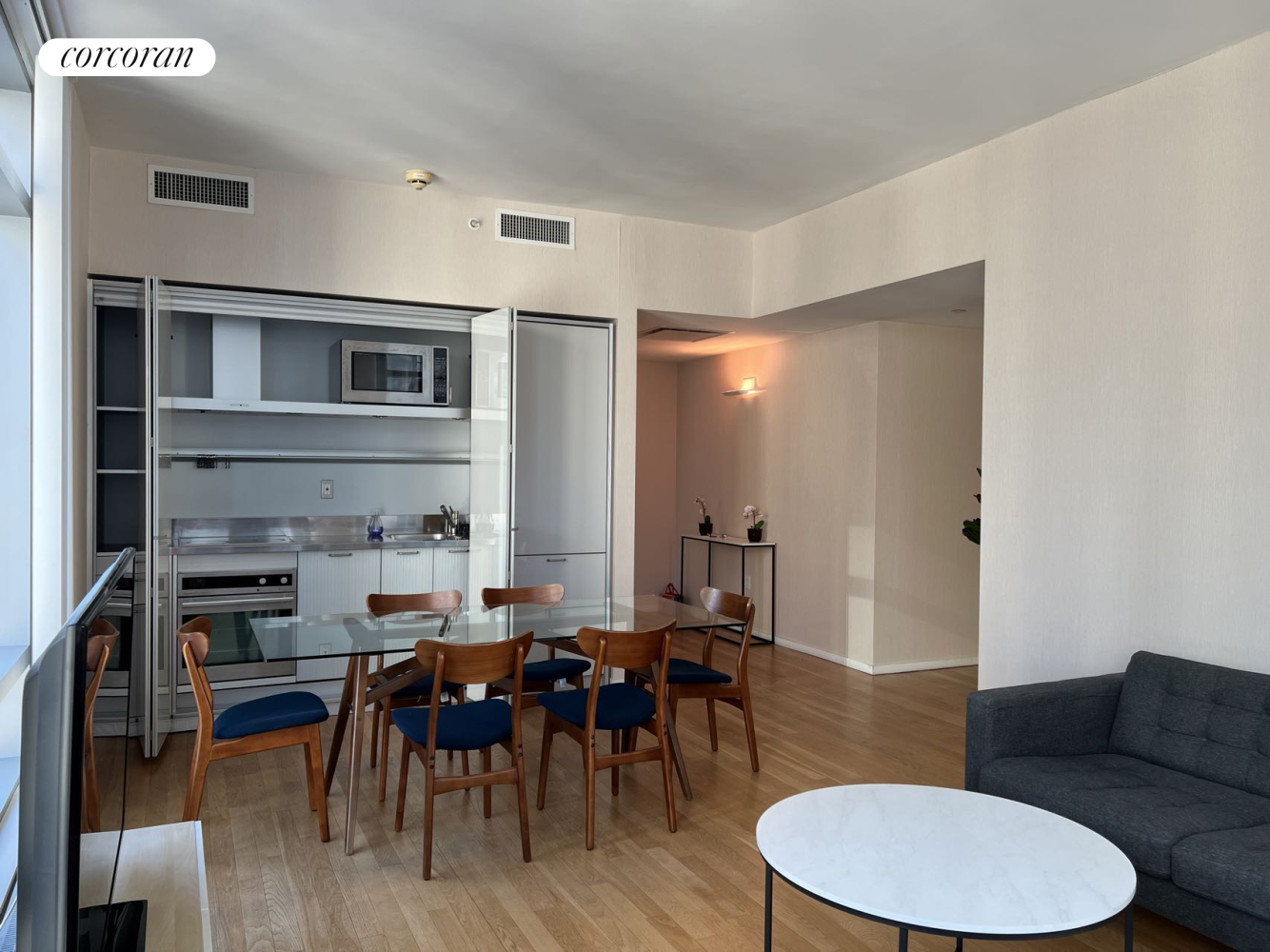 18 West 48th Street 24B, Chelsea And Clinton, Downtown, NYC - 2 Bedrooms  
2.5 Bathrooms  
6 Rooms - 