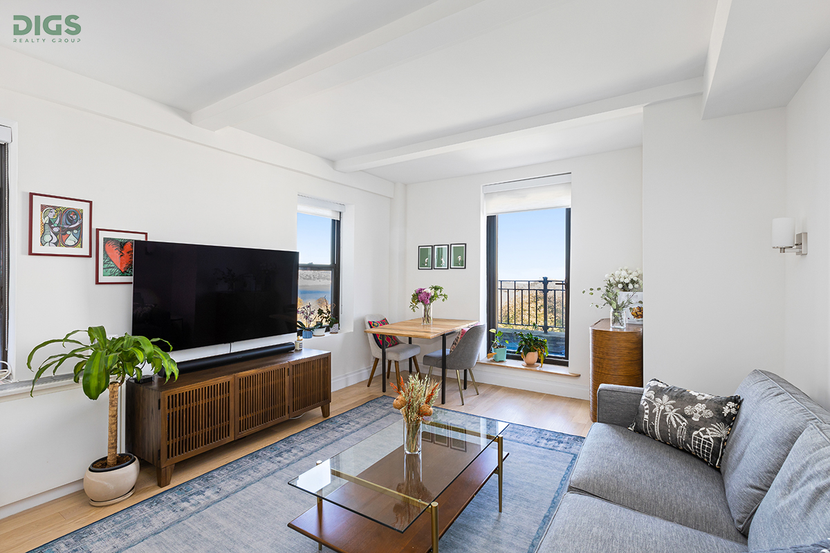 230 Riverside Drive 10O, Upper West Side, Upper West Side, NYC - 1 Bedrooms  
1 Bathrooms  
3 Rooms - 