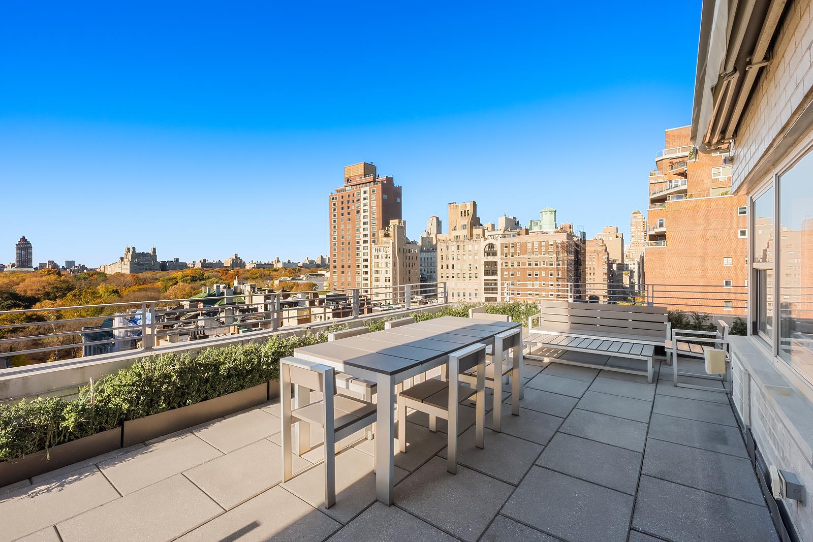 40 East 78th Street 15F, Lenox Hill, Upper East Side, NYC - 3 Bedrooms  
3 Bathrooms  
7 Rooms - 