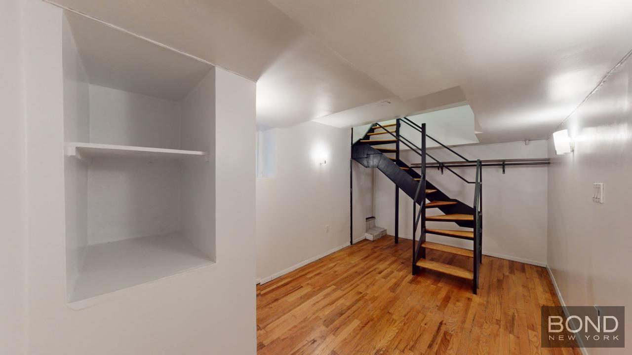 303 West 106th Street 3, Upper West Side, Upper West Side, NYC - 2 Bedrooms  
1 Bathrooms  
3 Rooms - 