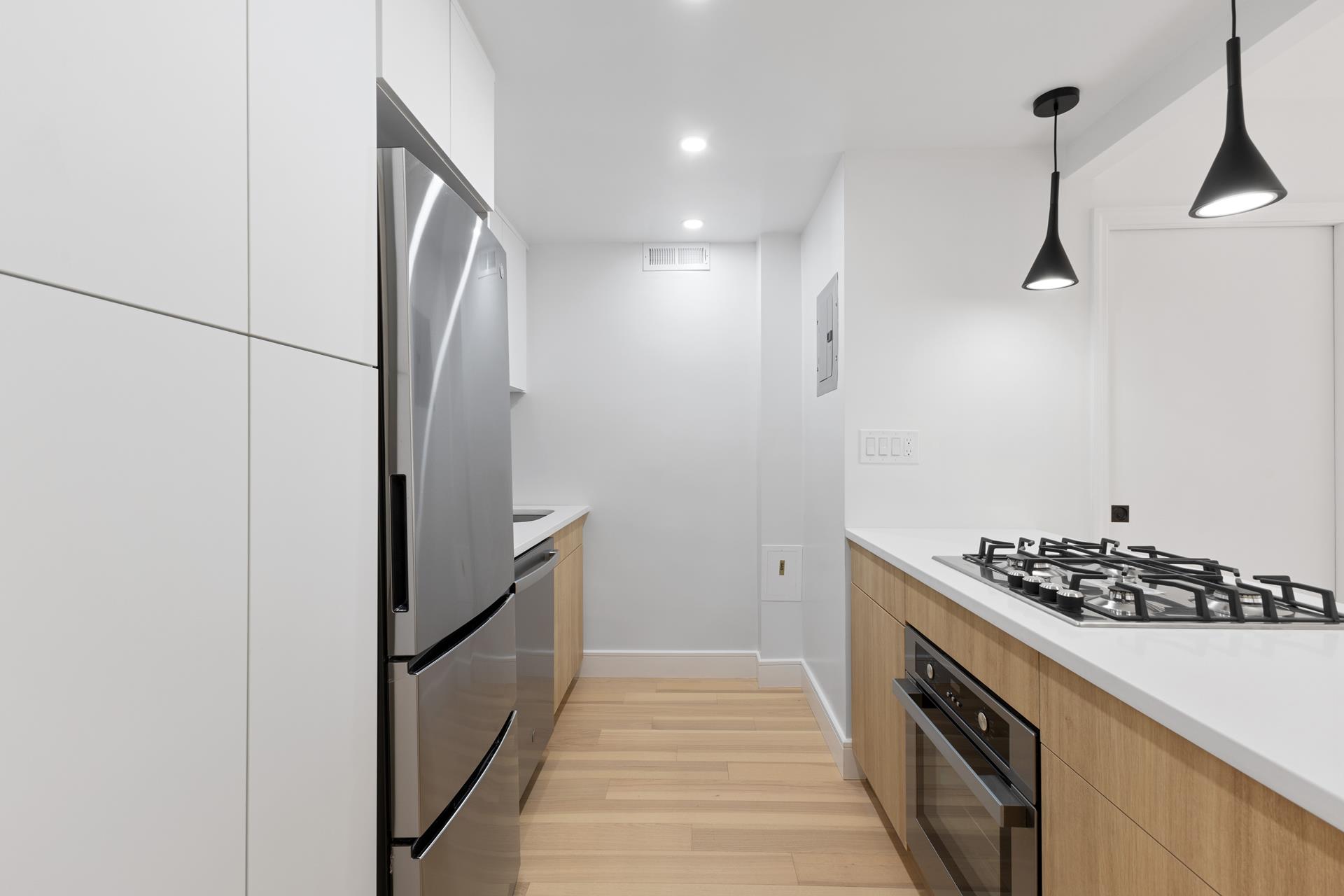 321 East 48th Street 10F, Turtle Bay, Midtown East, NYC - 1 Bedrooms  
1 Bathrooms  
3 Rooms - 