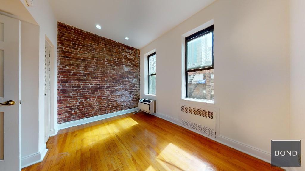 332 East 93rd Street 5D, Upper East Side, Upper East Side, NYC - 1 Bedrooms  
1 Bathrooms  
3 Rooms - 