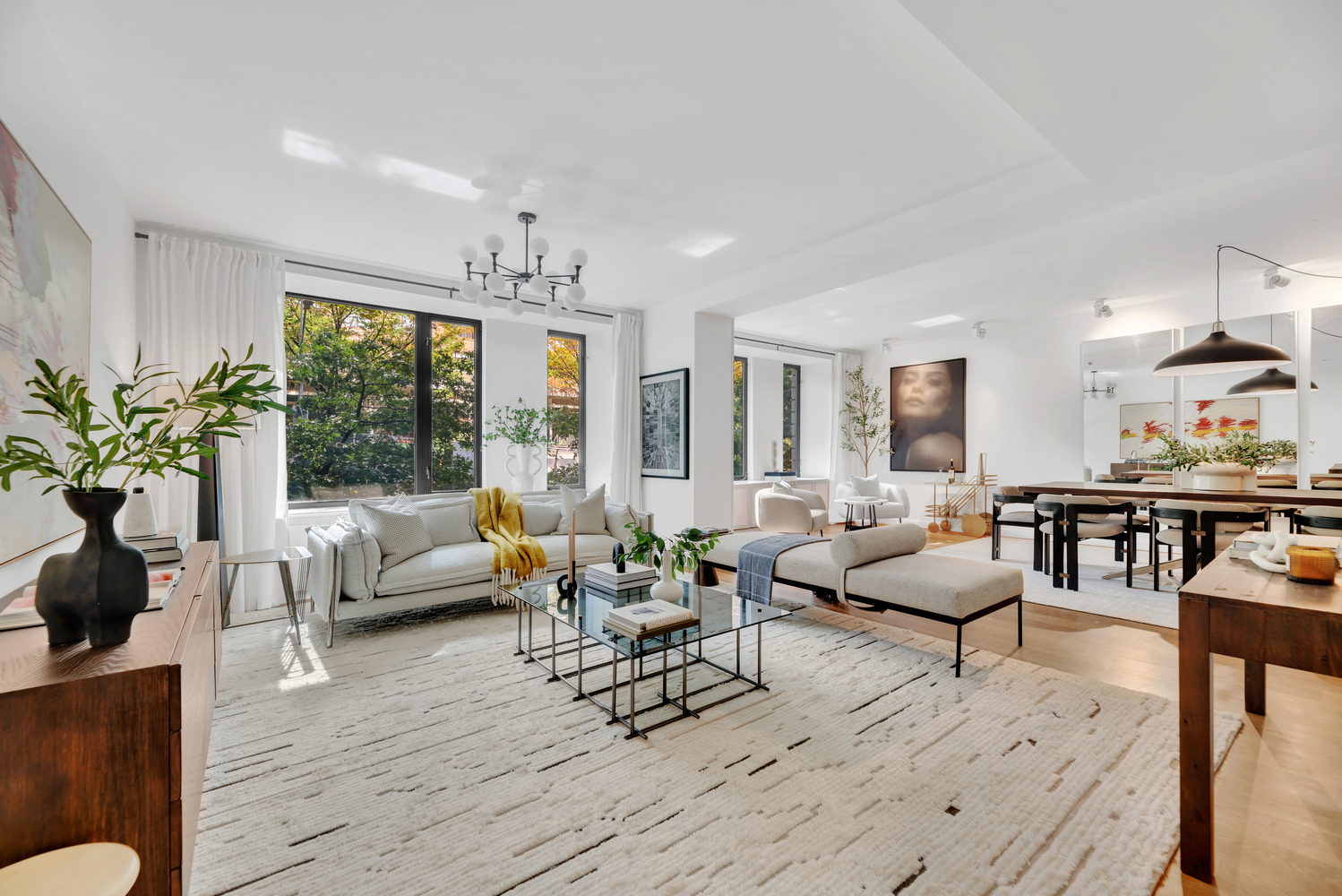 212 East 95th Street 2Ab, Yorkville, Upper East Side, NYC - 4 Bedrooms  
4 Bathrooms  
8 Rooms - 