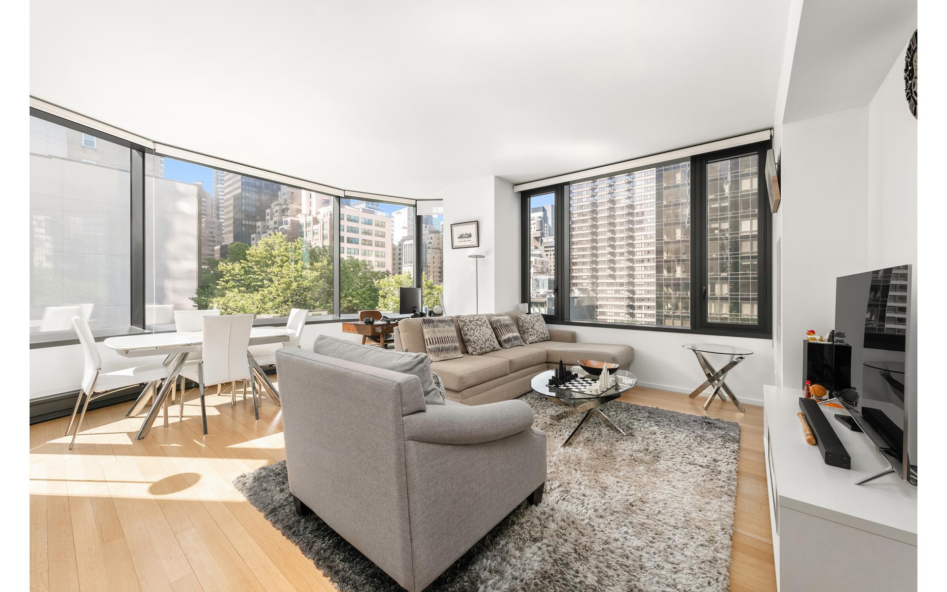 50 United Nations Plaza 6C, Turtle Bay, Midtown East, NYC - 2 Bedrooms  
2 Bathrooms  
5 Rooms - 