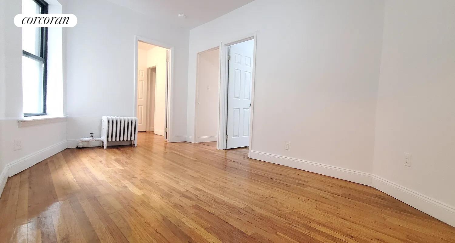 1636 Lexington Avenue 8F, East Harlem, Upper Manhattan, NYC - 3 Bedrooms  
1 Bathrooms  
5 Rooms - 