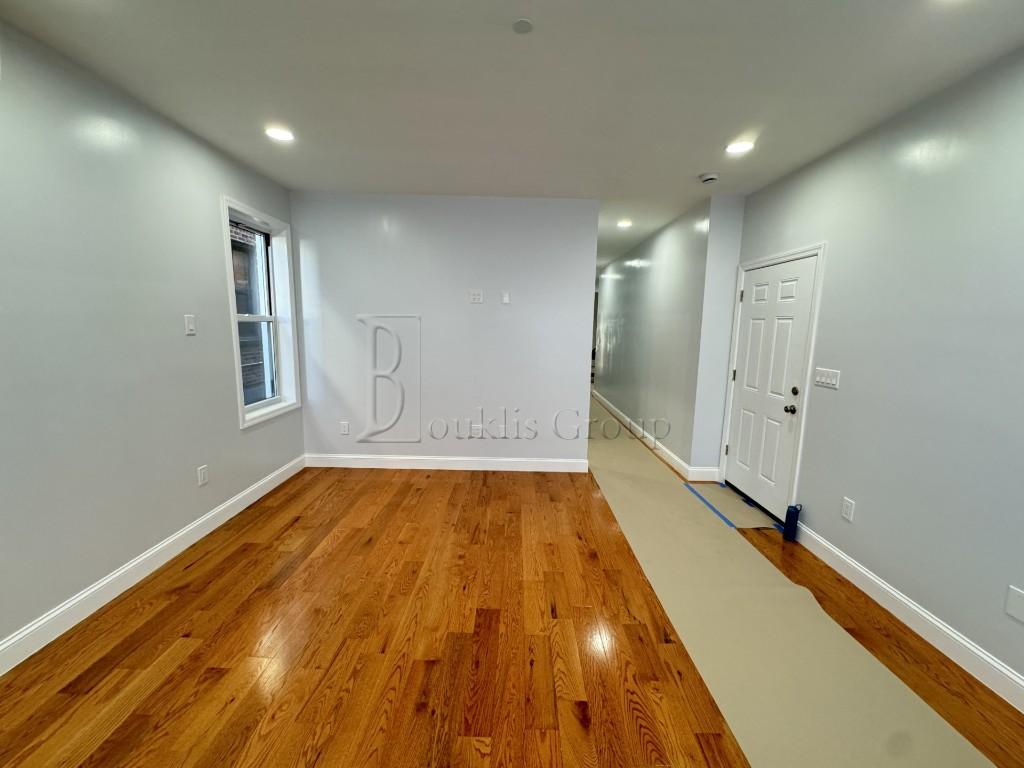 Photo 1 of 28-41 33rd Street 1, Astoria, New York, $4,000, Web #: 1095317716