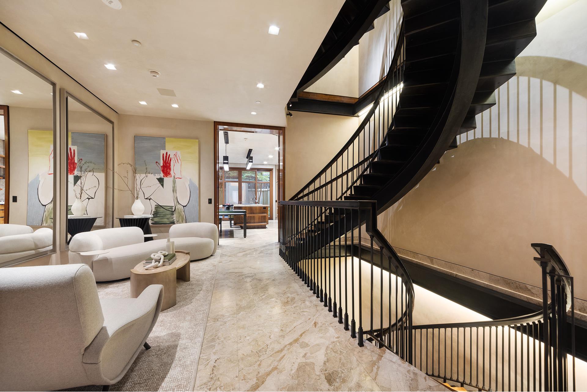 61 East 80th Street, Upper East Side, Upper East Side, NYC - 5 Bedrooms  
4.5 Bathrooms  
10 Rooms - 