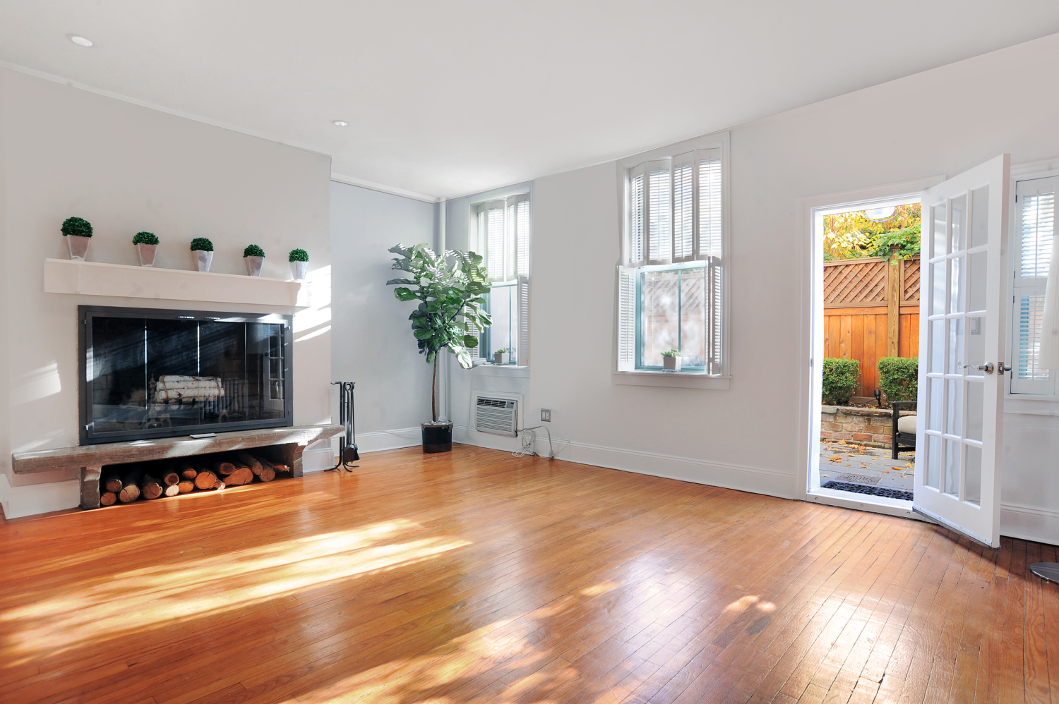 256 West 21st Street G1, Chelsea, Downtown, NYC - 1 Bedrooms  
1 Bathrooms  
4 Rooms - 