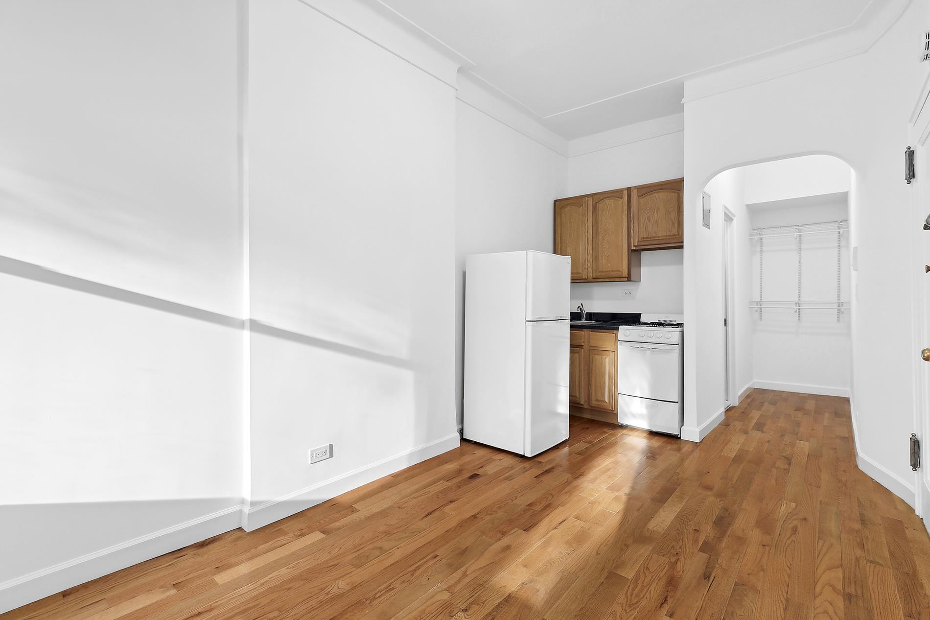 348 East 81st Street 1-A, Upper East Side, Upper East Side, NYC - 1 Bathrooms  
2 Rooms - 