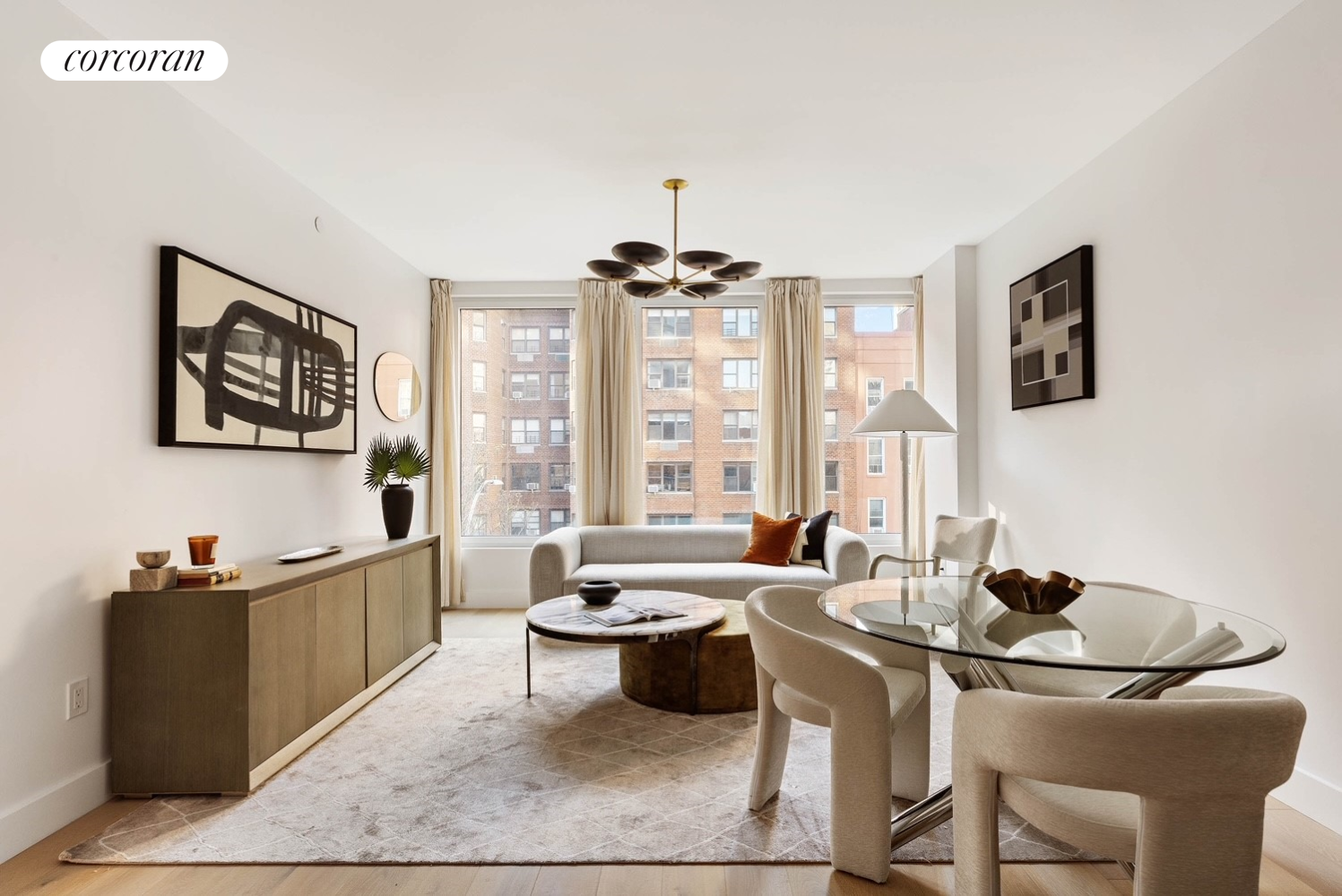 323 East 79th Street 4, Yorkville, Upper East Side, NYC - 3 Bedrooms  
2.5 Bathrooms  
6 Rooms - 