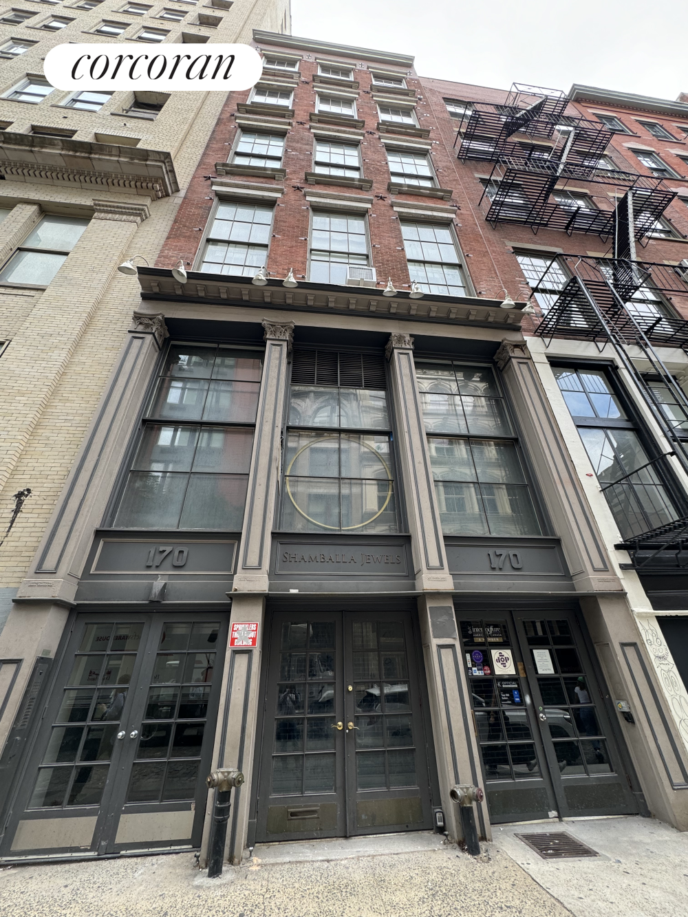 597 Broadway 2ndfloor, Soho, Downtown, NYC - 1 Bathrooms  
1 Rooms - 