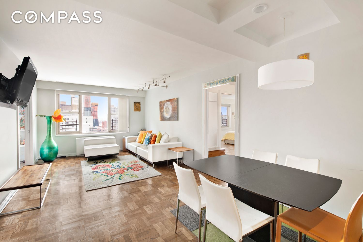 137 East 36th Street 16B, Murray Hill, Midtown East, NYC - 3 Bedrooms  
2 Bathrooms  
5 Rooms - 