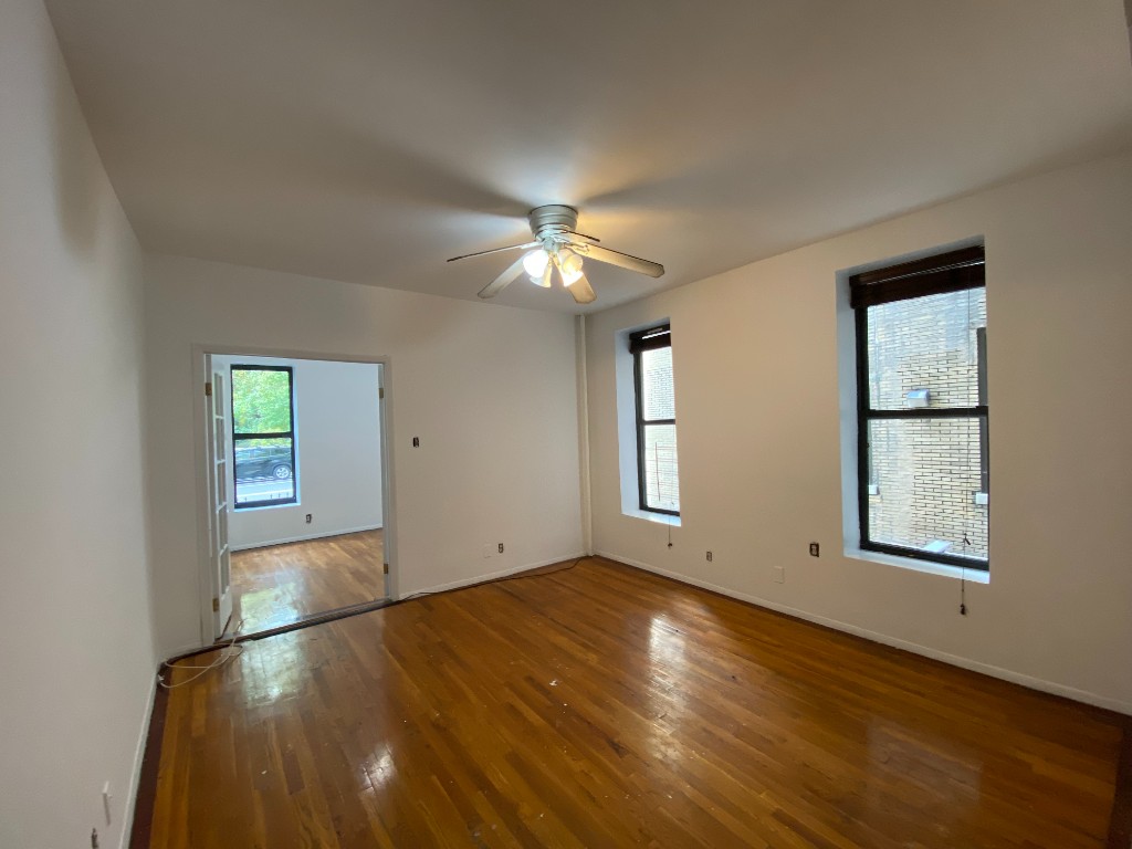 225 West 110th Street 4, Harlem, Upper Manhattan, NYC - 2 Bedrooms  
1 Bathrooms  
3 Rooms - 