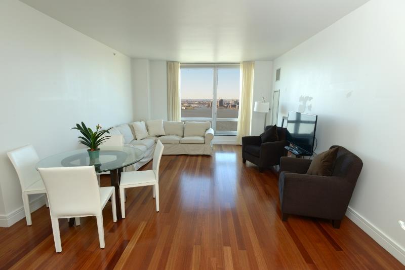 30 West Street 23-G, Battery Park City, Downtown, NYC - 2 Bedrooms  
2 Bathrooms  
4 Rooms - 