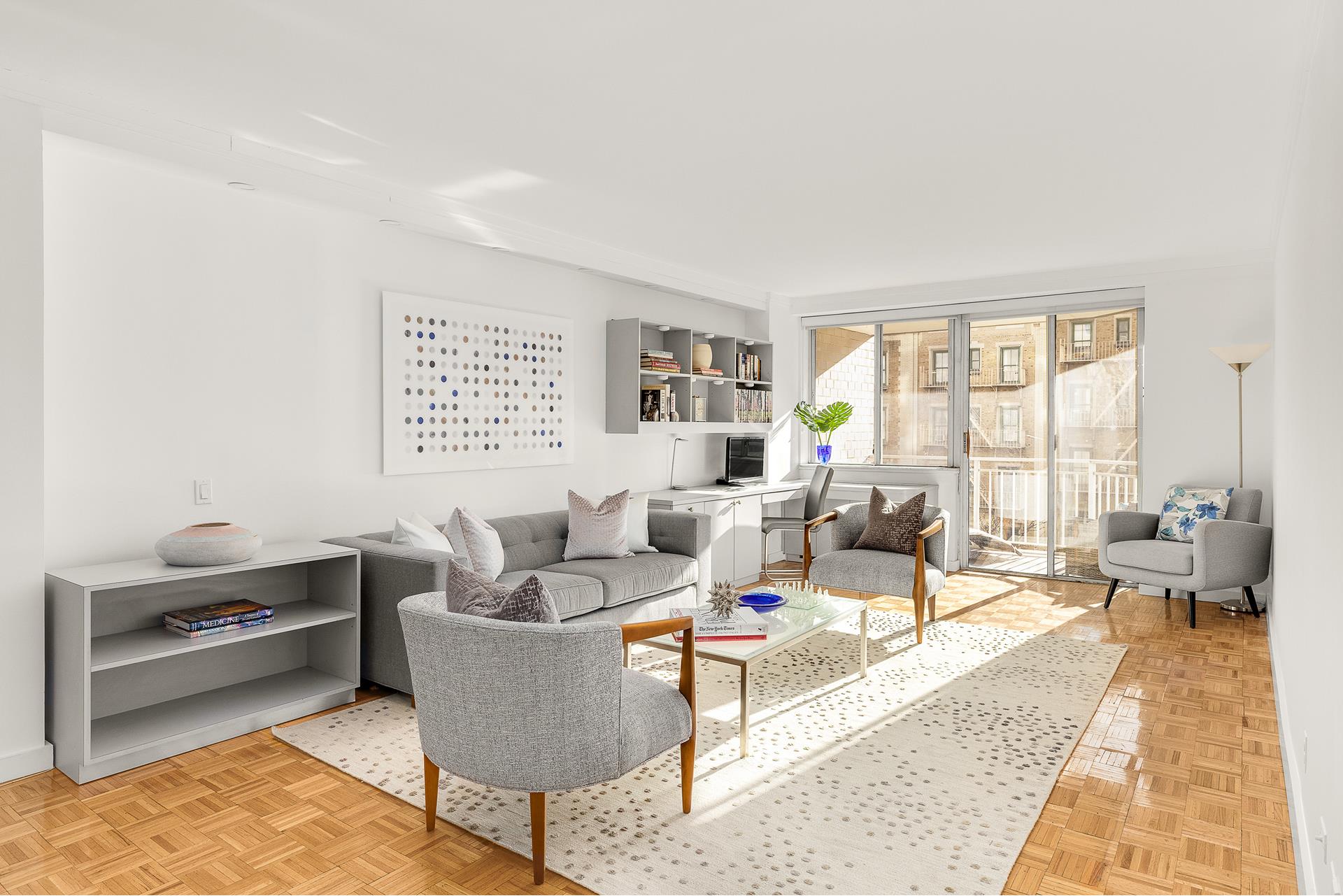 515 East 79th Street 6A, Yorkville, Upper East Side, NYC - 2 Bedrooms  
2.5 Bathrooms  
5 Rooms - 