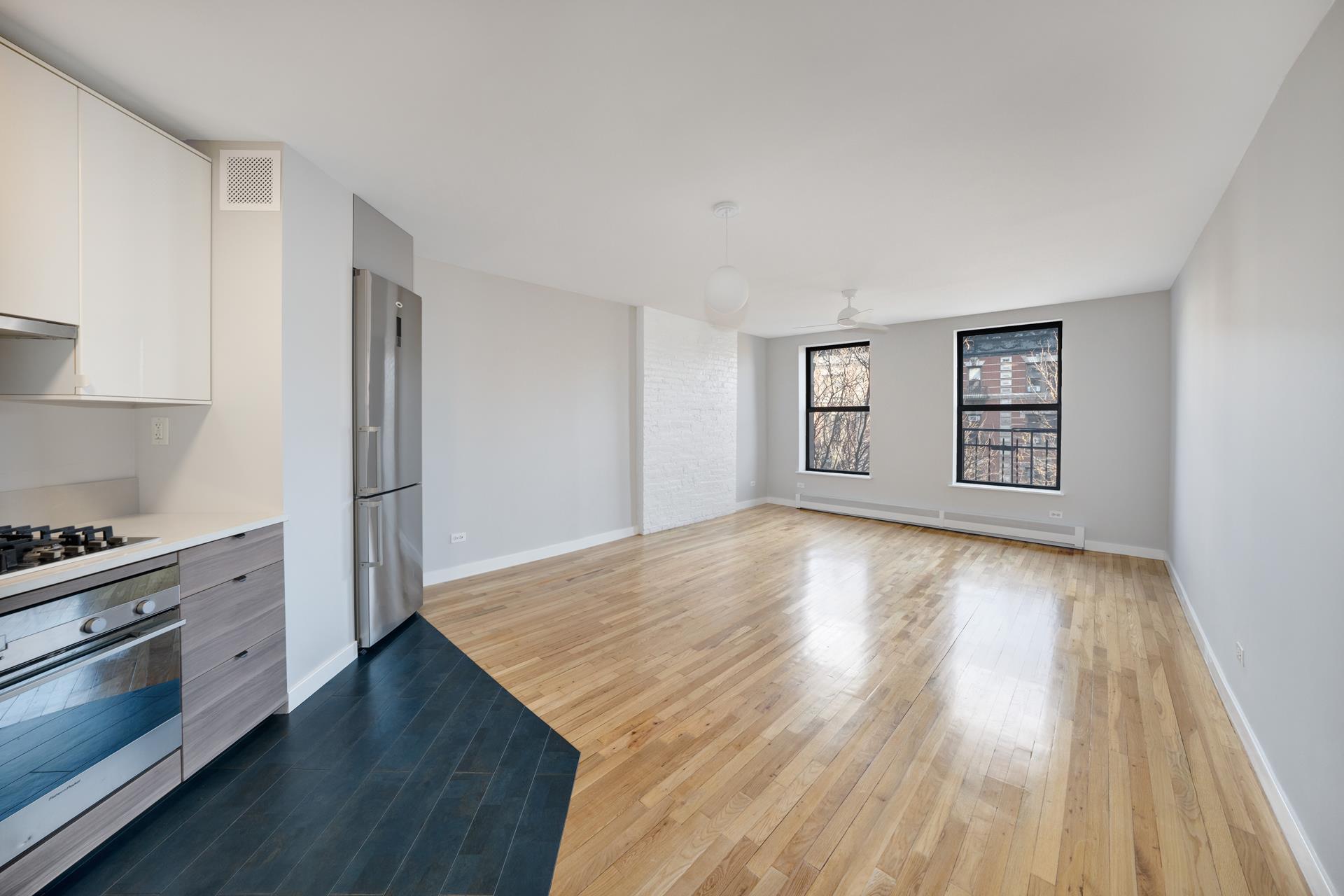 58 West 106th Street 5A, Manhattan Valley, Upper Manhattan, NYC - 2 Bedrooms  
1 Bathrooms  
4 Rooms - 