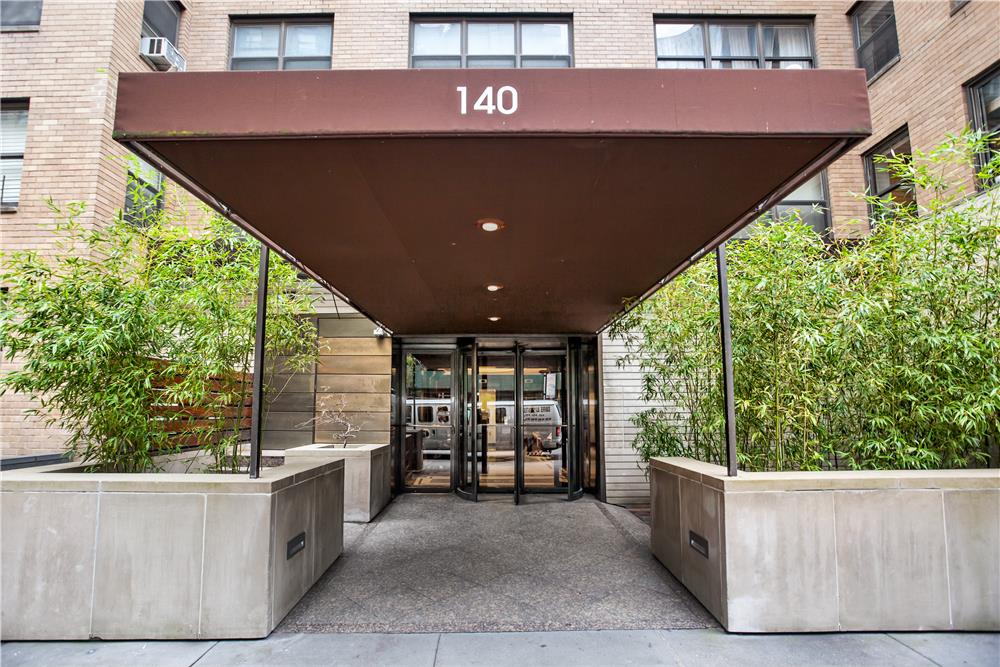 140 East 56th Street 7-H, Turtle Bay, Midtown East, NYC - 1 Bedrooms  
1 Bathrooms  
3 Rooms - 