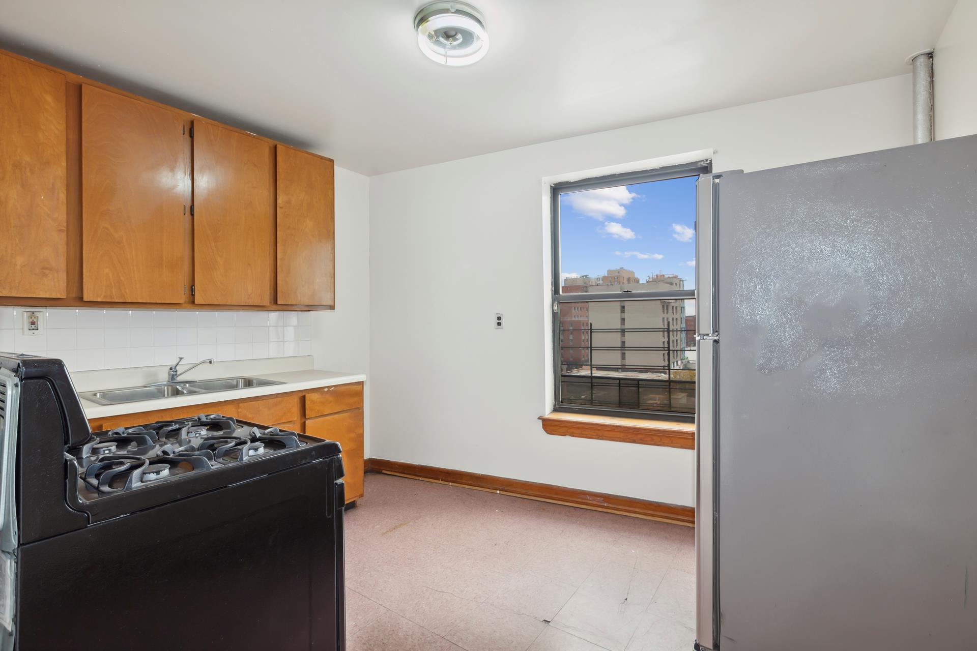 1670 Longfellow Avenue 4D, East Morrisania, Bronx, New York - 2 Bedrooms  
1 Bathrooms  
4 Rooms - 