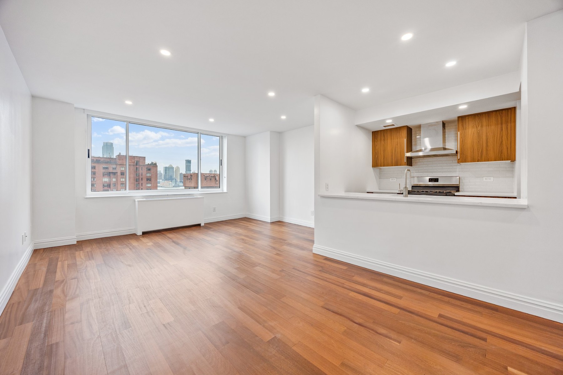 Photo 1 of 250 South End Avenue 12G, Battery Park City, NYC, $4,500, Web #: 1095902732