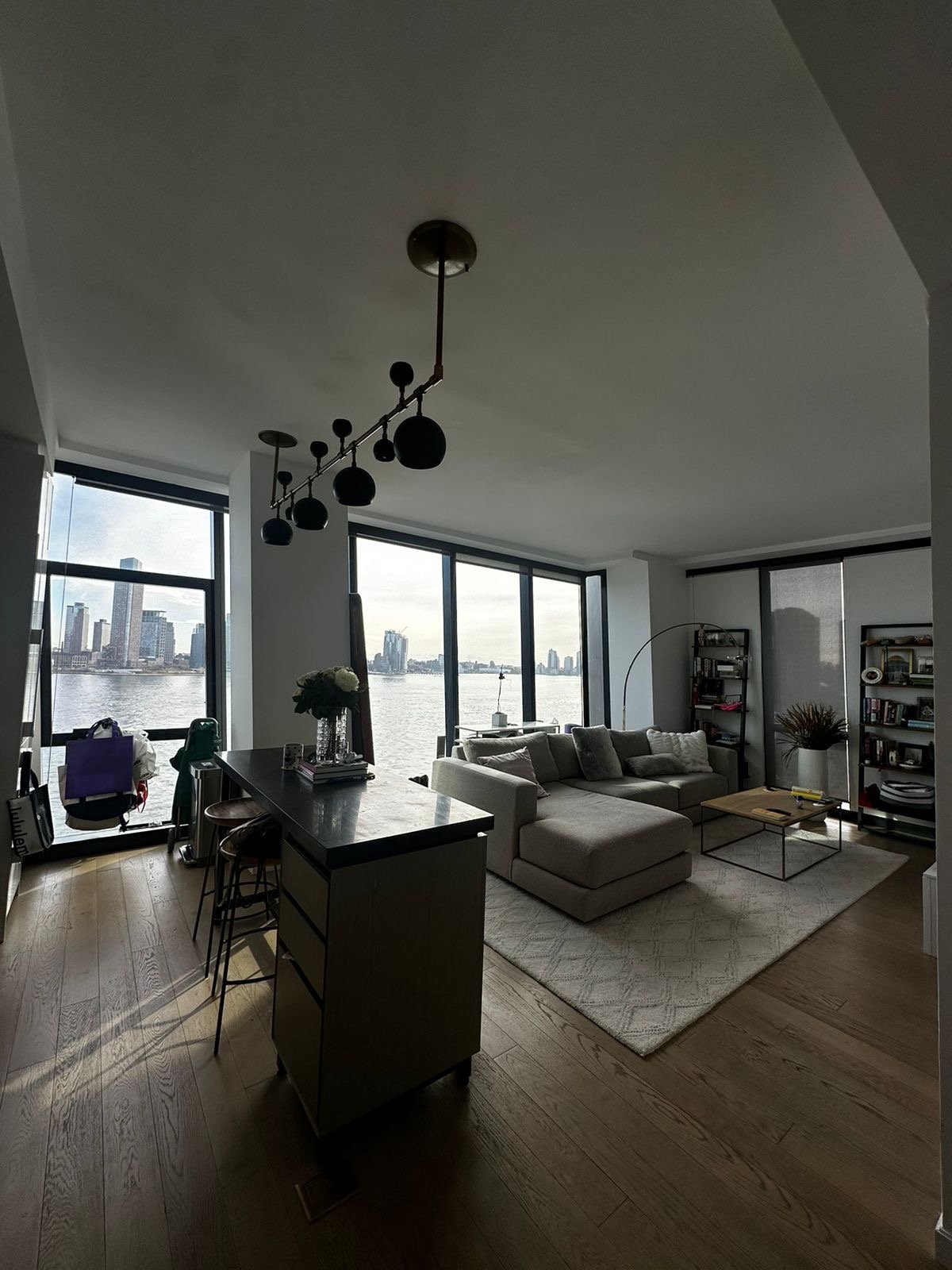 626 1st Avenue E-9C, Murray Hill, Midtown East, NYC - 1 Bedrooms  
1 Bathrooms  
3 Rooms - 