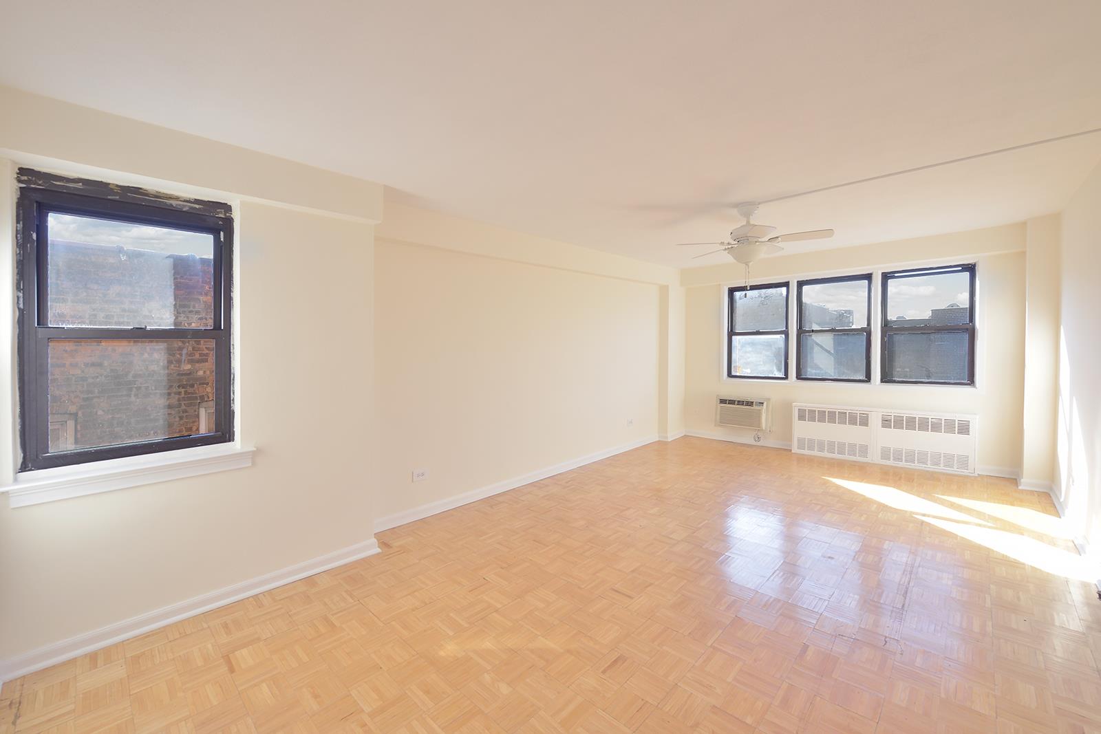 579 West 215th Street 7-H, Inwood, Upper Manhattan, NYC - 1 Bathrooms  
2 Rooms - 