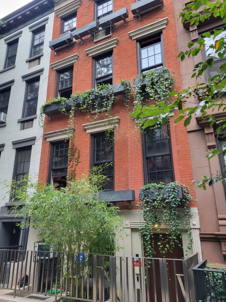 312 West 19th Street Upperdupl, Chelsea, Downtown, NYC - 2 Bedrooms  
2 Bathrooms  
6 Rooms - 