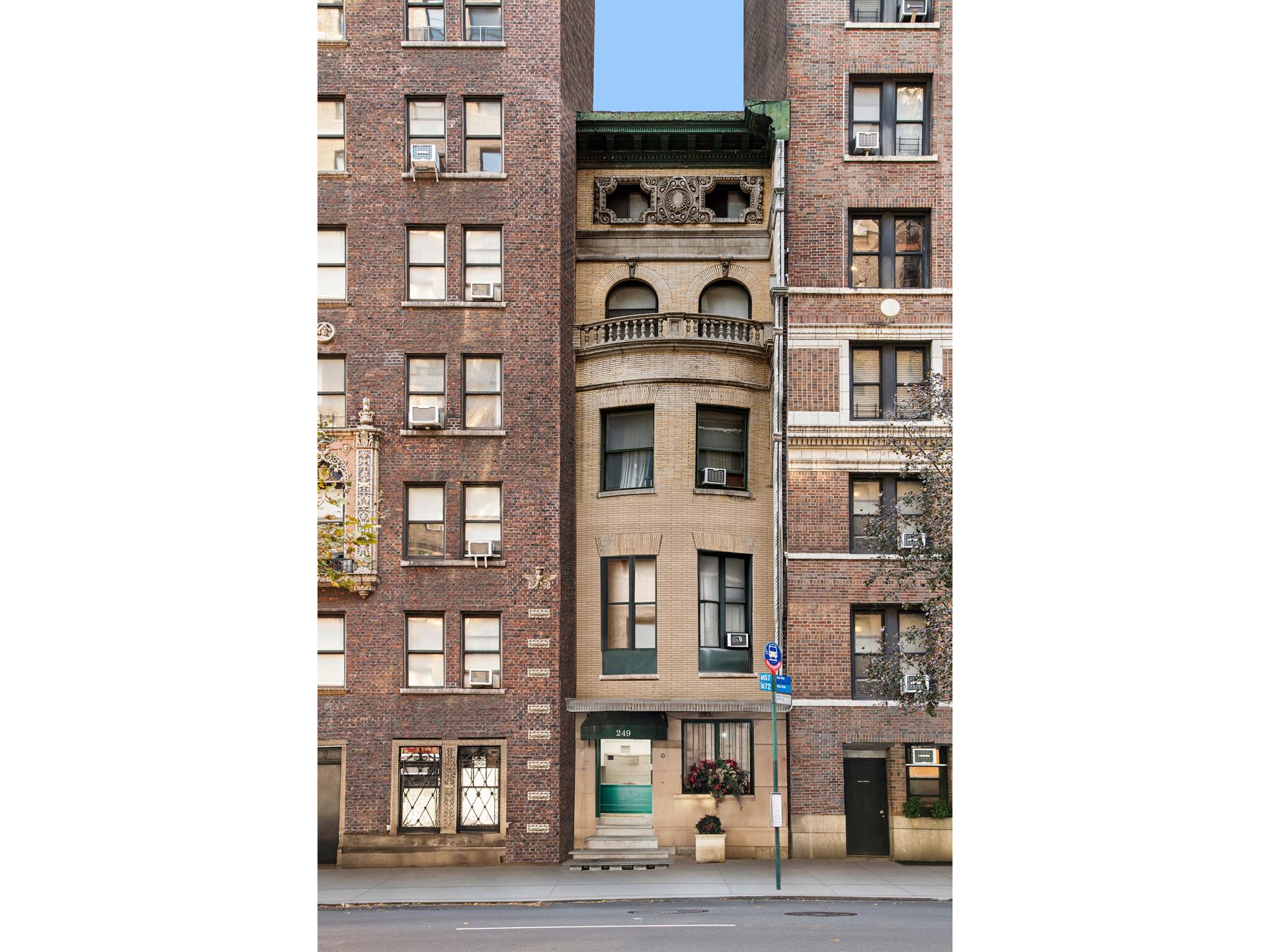 249 West End Avenue, Lincoln Square, Upper West Side, NYC - 7 Bedrooms  
8 Bathrooms  
18 Rooms - 