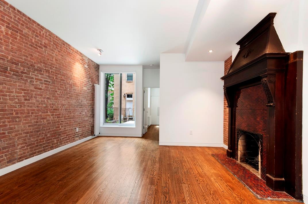 860 Lexington Avenue 2, Lenox Hill, Upper East Side, NYC - 2 Bedrooms  
2 Bathrooms  
4 Rooms - 