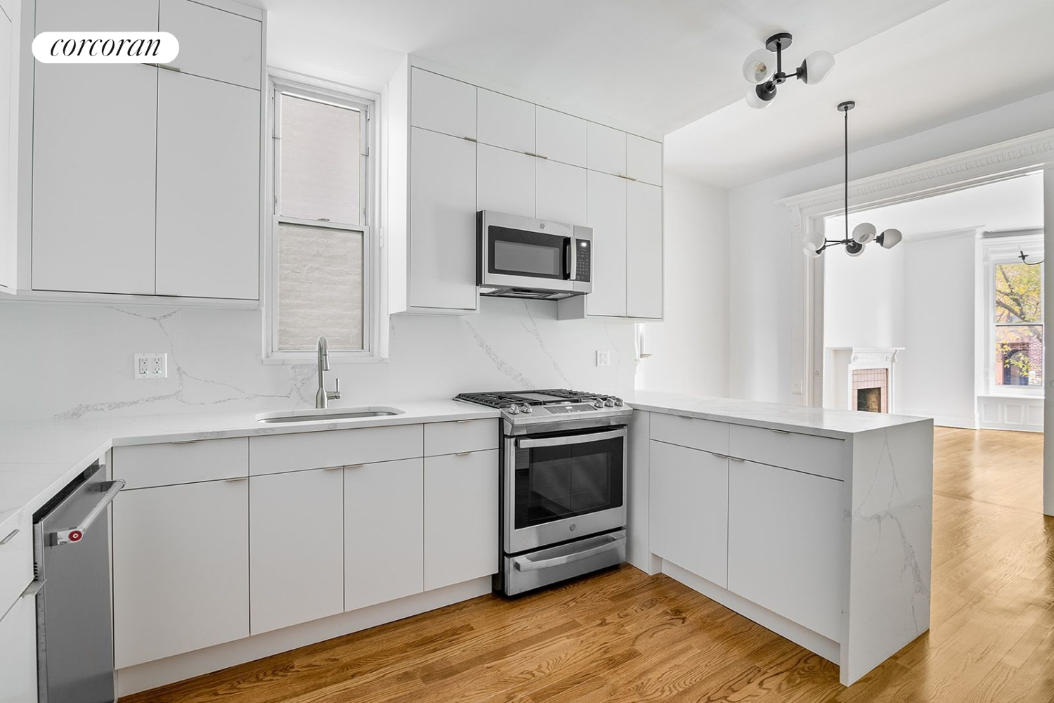 64 7th Avenue 2F, Park Slope, Brooklyn, New York - 2 Bedrooms  
2 Bathrooms  
5 Rooms - 