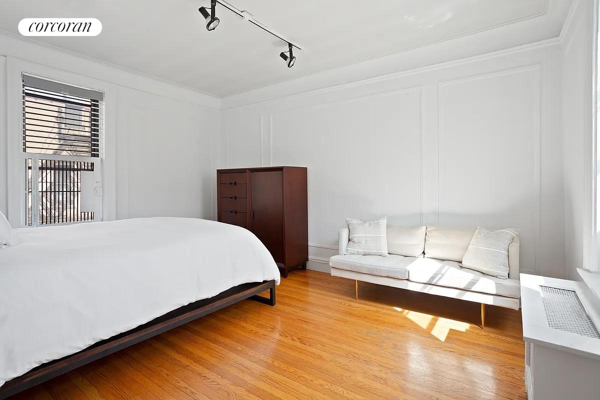 253 West 16th Street 6I, Chelsea, Downtown, NYC - 1 Bathrooms  
2 Rooms - 