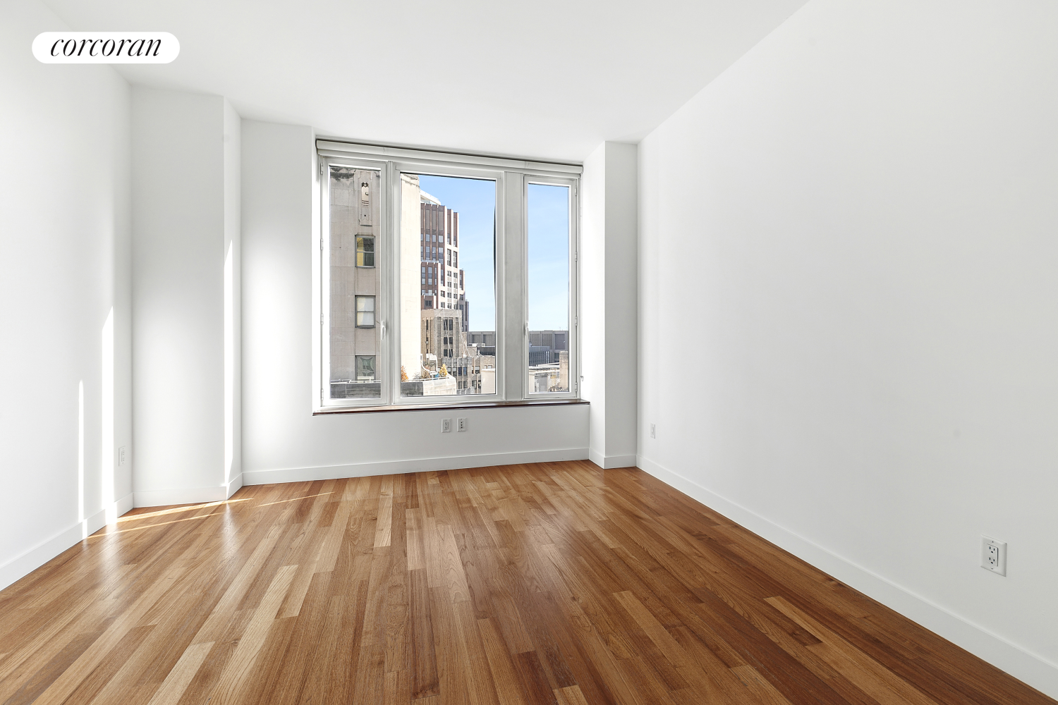 Photo 1 of 15 William Street 31G, Financial District, NYC, $1,120,000, Web #: 1097091090