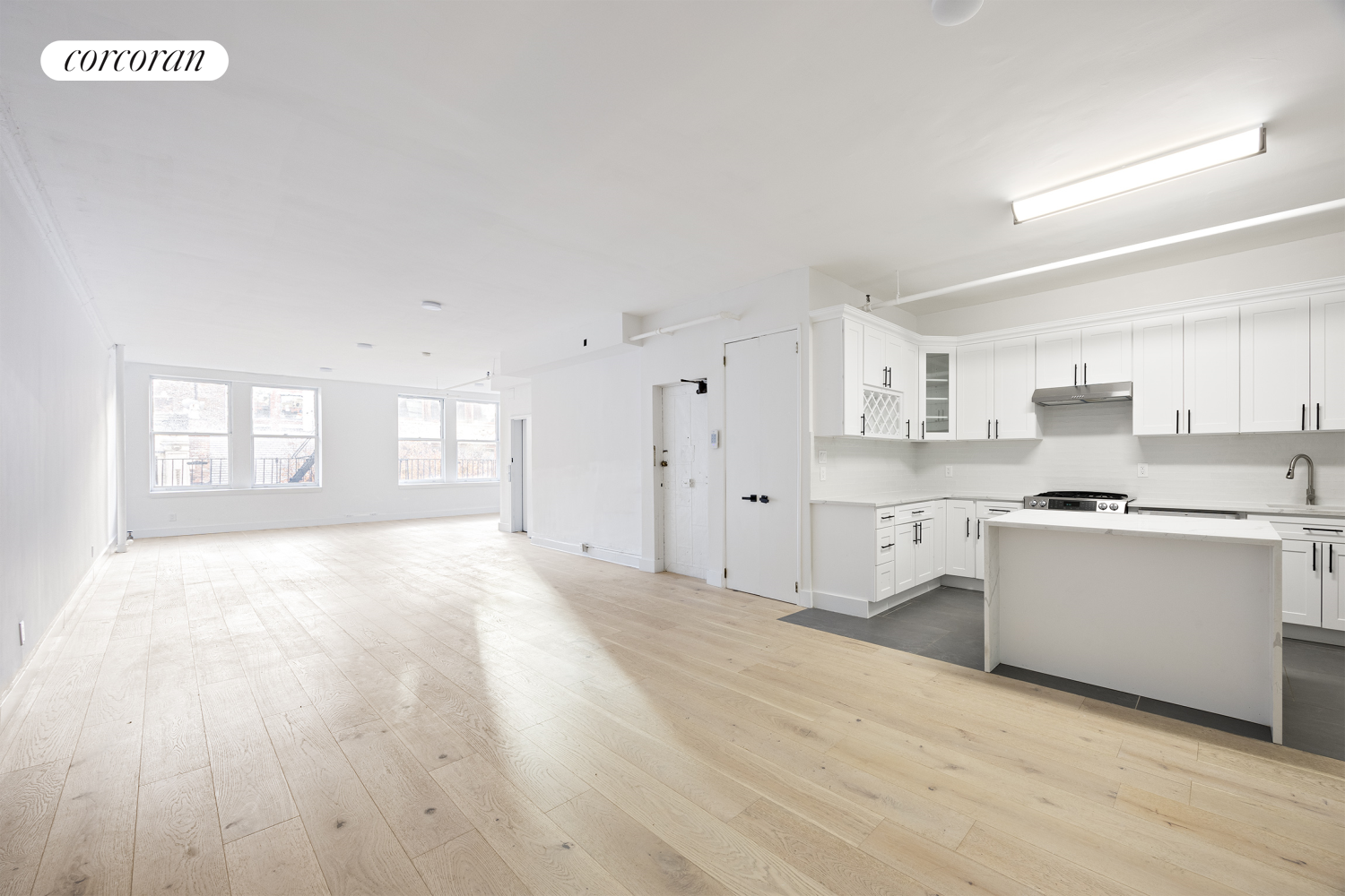 149 Spring Street 4Flloft, Soho, Downtown, NYC - 3 Bedrooms  
2 Bathrooms  
5 Rooms - 