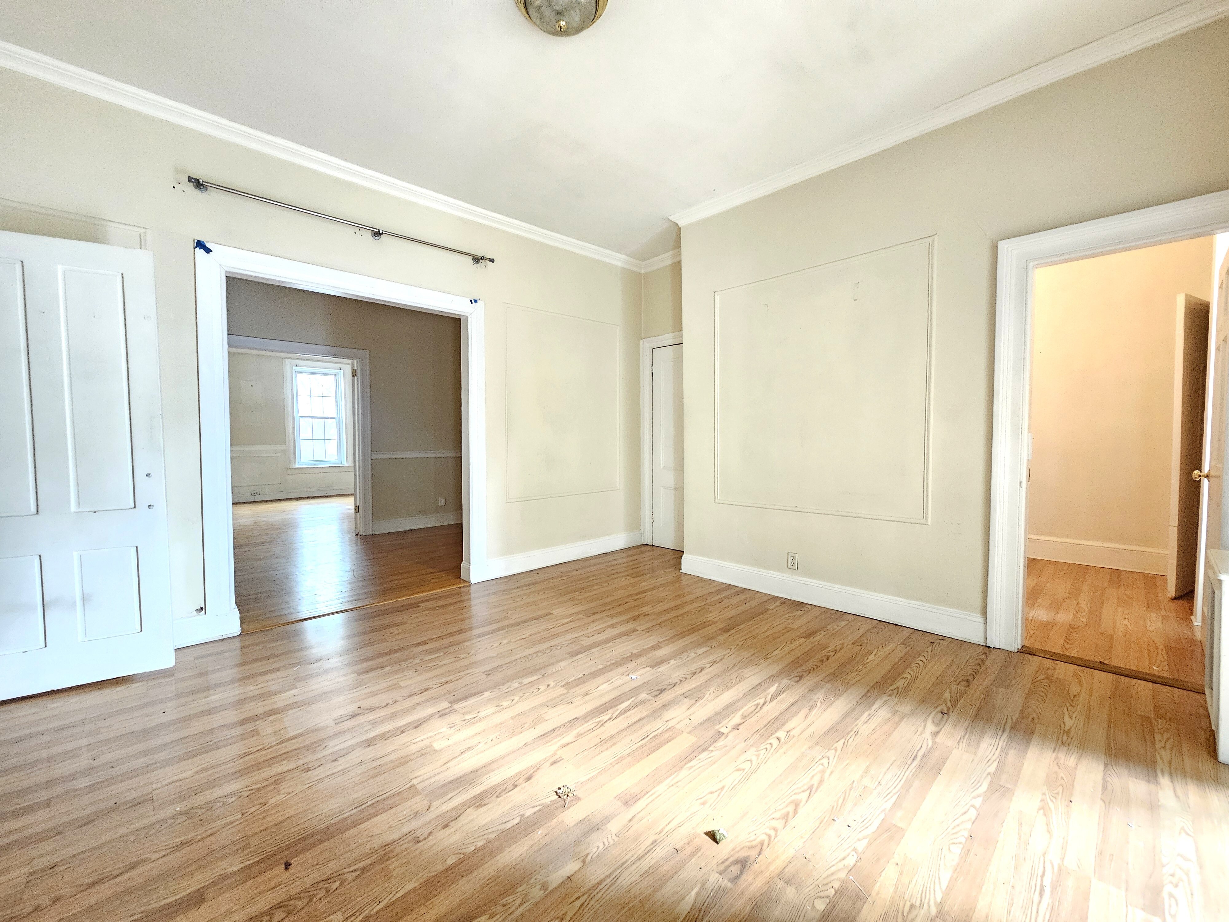 101 Diamond Street Garden Apt, Greenpoint, Brooklyn, New York - 2 Bedrooms  
1 Bathrooms  
5 Rooms - 