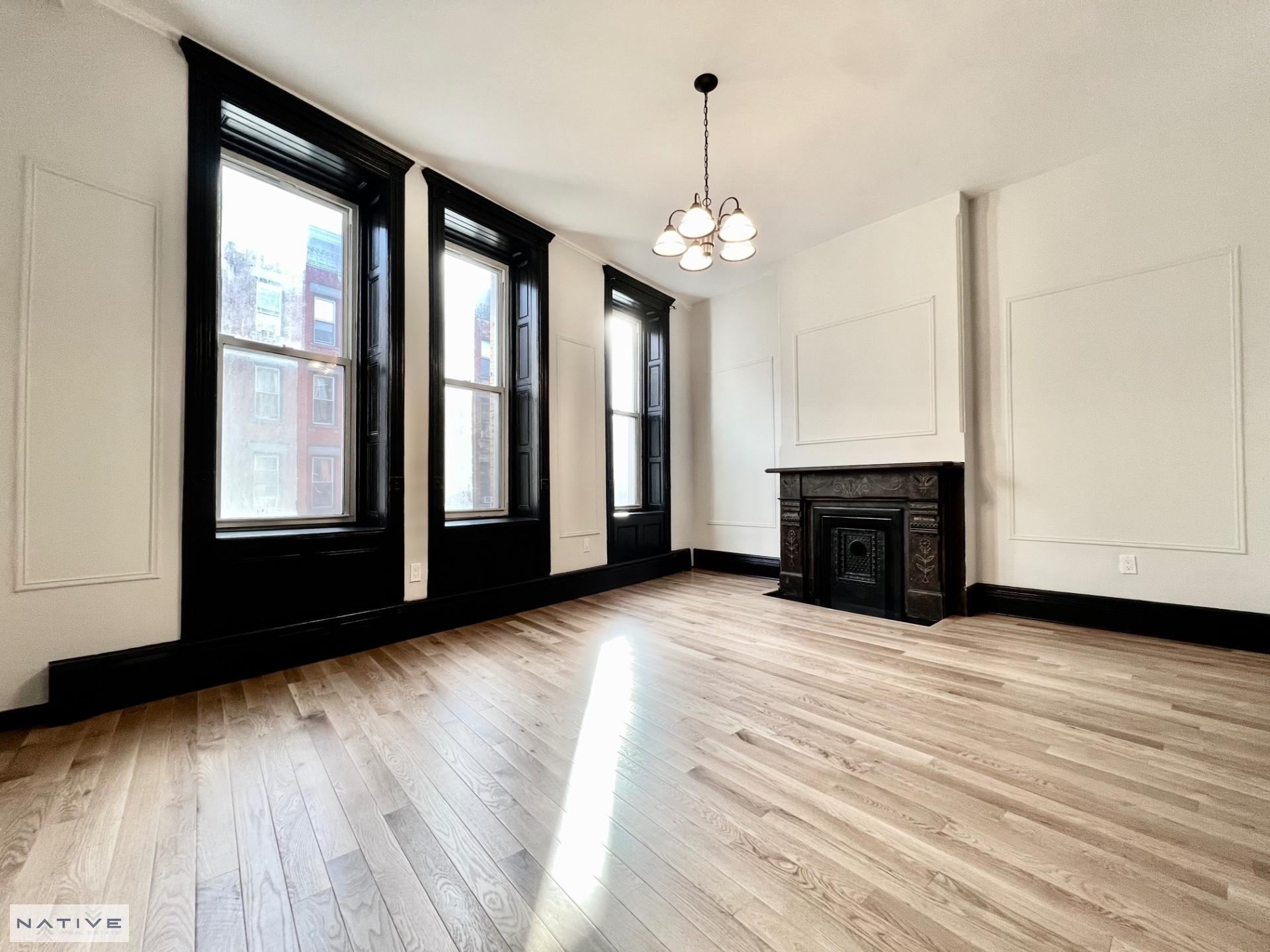 853 Manhattan Avenue 2, Greenpoint, Brooklyn, New York - 3 Bedrooms  
1 Bathrooms  
5 Rooms - 