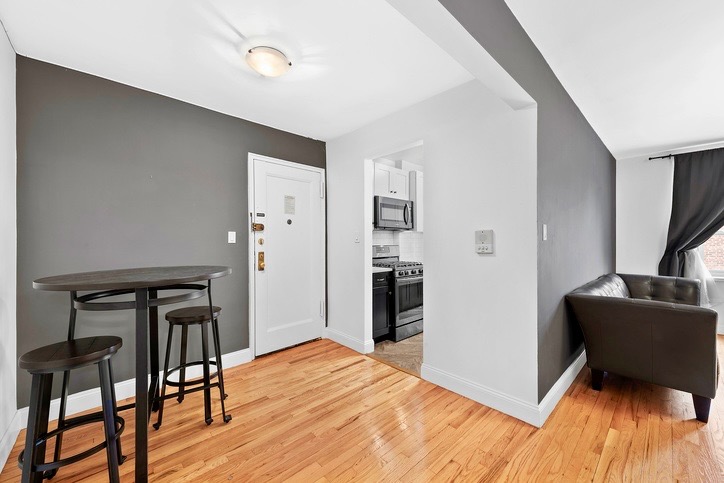 35-48 75th Street 4A, Jackson Heights, Queens, New York - 2 Bedrooms  
1 Bathrooms  
5 Rooms - 