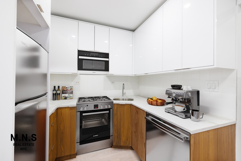 East 83rd Street 5-E, Upper East Side, Upper East Side, NYC - 2 Bedrooms  
1 Bathrooms  
4 Rooms - 