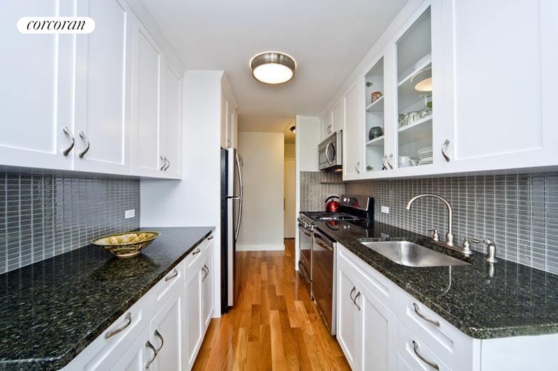 100 West 93rd Street 26H, Upper West Side, Upper West Side, NYC - 2 Bedrooms  
1 Bathrooms  
4 Rooms - 