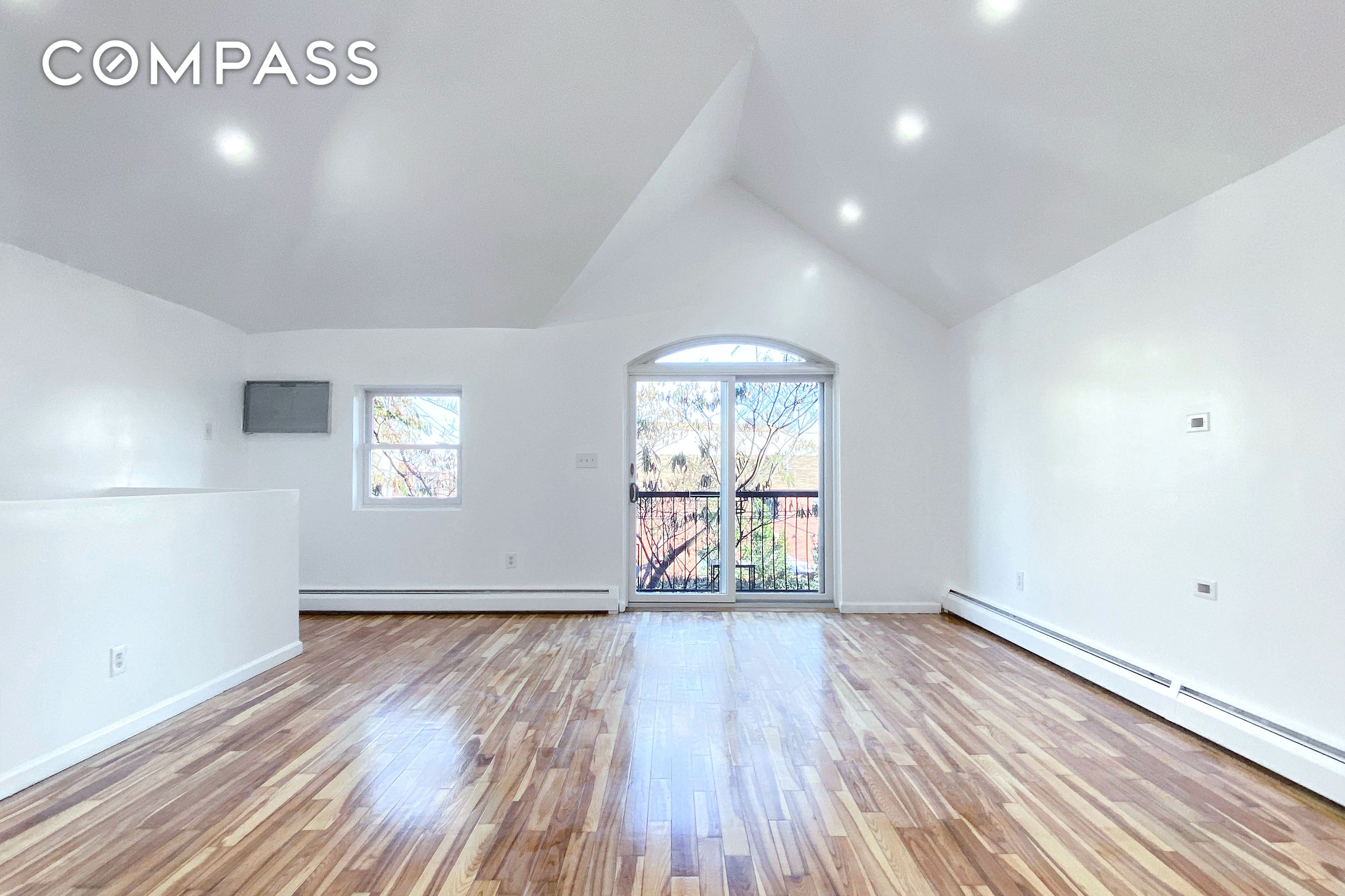 Photo 1 of 27-02 12th Street 2, Astoria, New York, $3,800, Web #: 1097310841