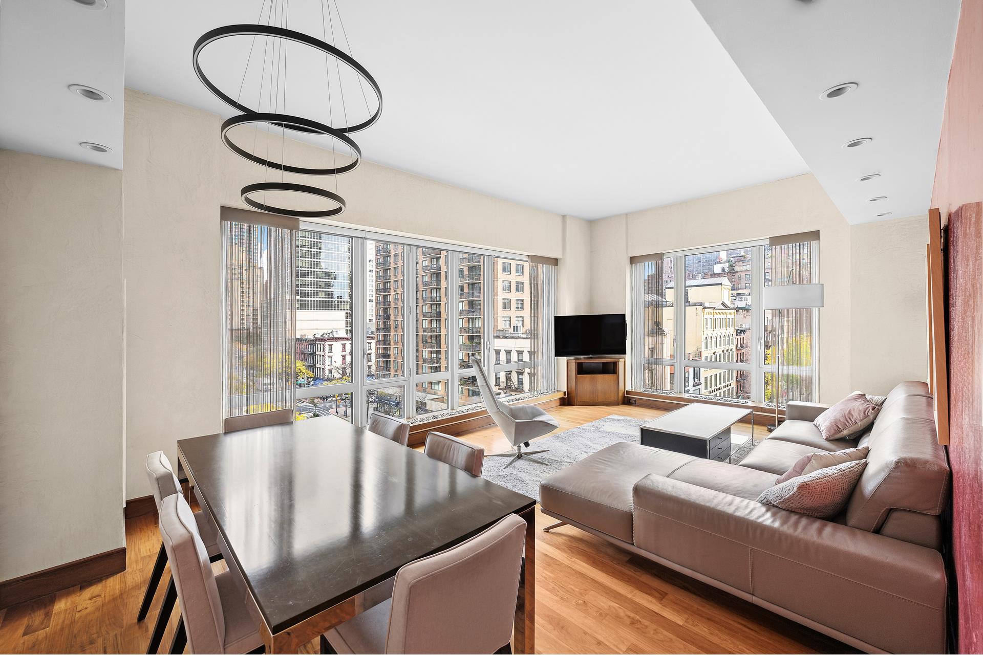 250 East 53rd Street 804, Turtle Bay, Midtown East, NYC - 2 Bedrooms  
2.5 Bathrooms  
5 Rooms - 